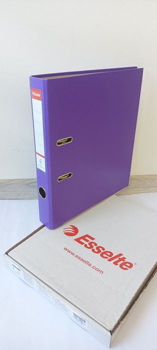 100 sztuk koszulek krystalicznych oraz segregator