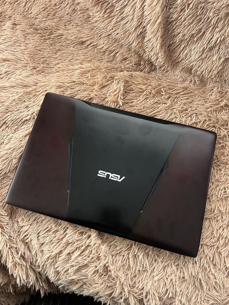 Ноутбук ASUS FX553V