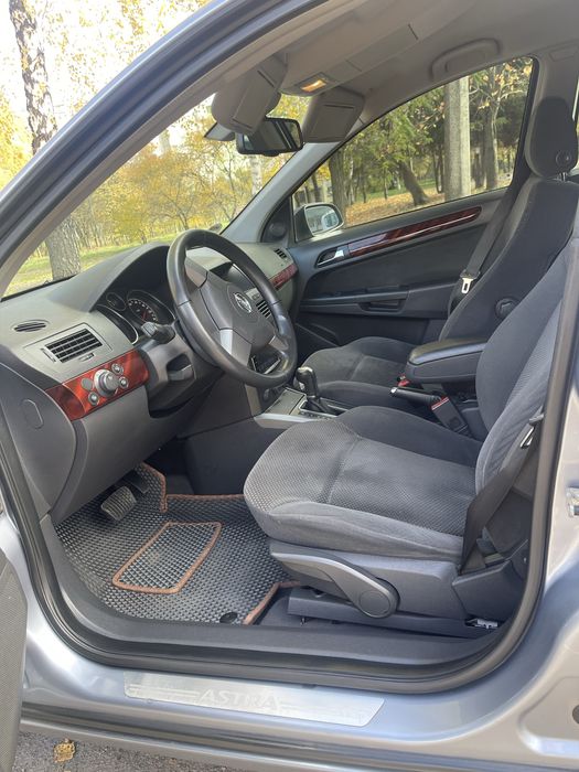 Opel Astra h 1.8 автомат