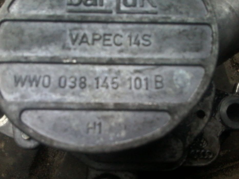 038145101B VAG насос вакуумный Гольф 4 Октавия Бора 1.9SDI 1.9TD