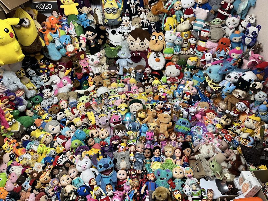 Іграшки ціни різні