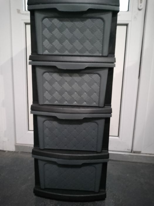 Пластиковий комод сірий для речей