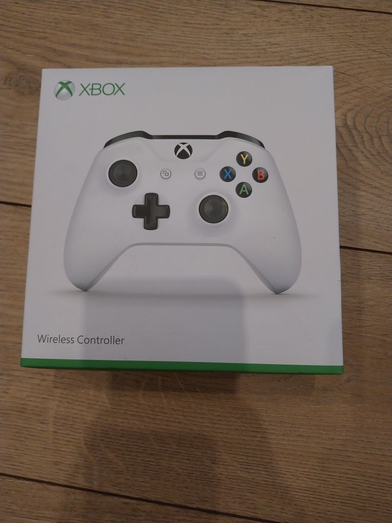 Xbox One x 1tb pudelko