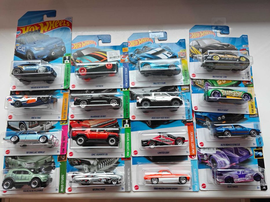 Autka Hot Wheels tanio