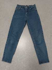 Sprzedam damskie spodnie jeansowe firmy Sinsay rozmiar 38.