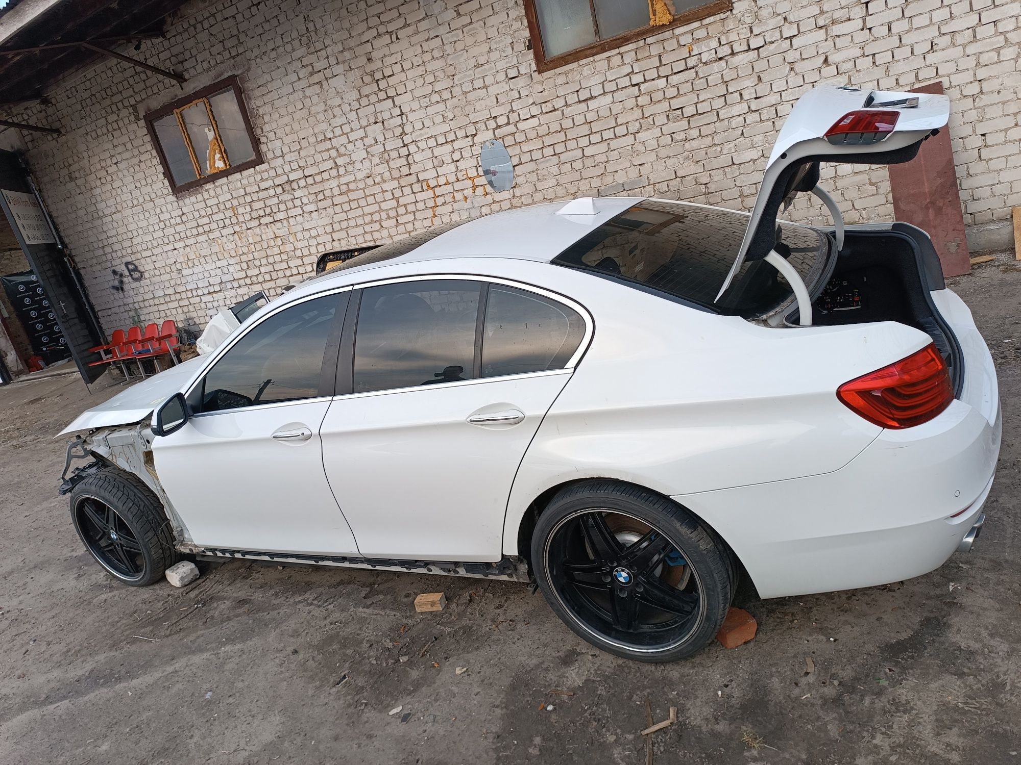 Розборка bmw f10 шрот бмв ф10 розбірка бмв ф10 разборка bmw f10  Rest