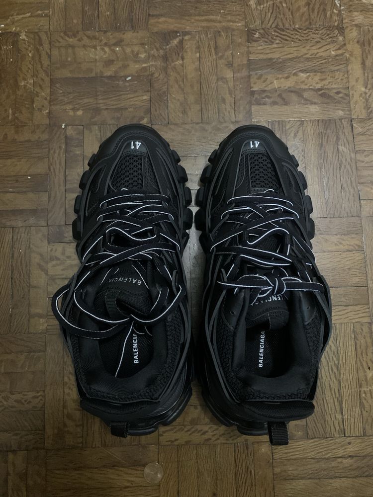 Balenciaga track