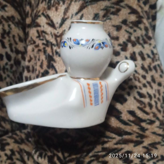 Продам чернильницу фарфор 150 лет Т.Г Шевченко.