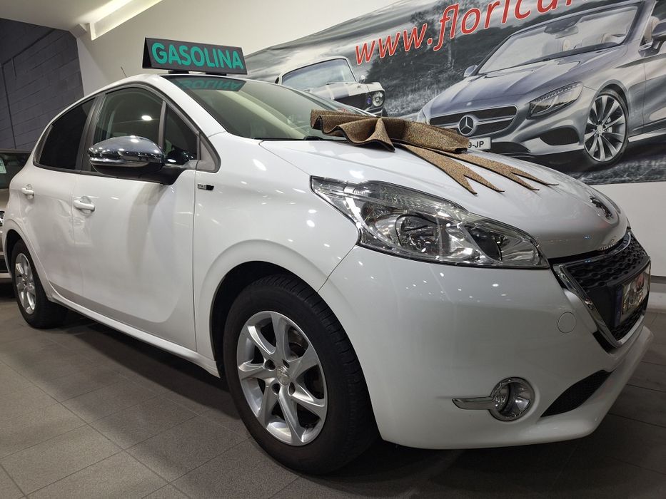 Peugeot 208 1 2vti  2015 c/68milkm