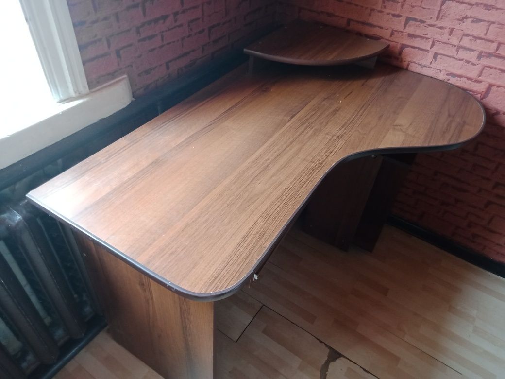 Компьютерный стол. Офисный стол. Угловой стол. Стол.