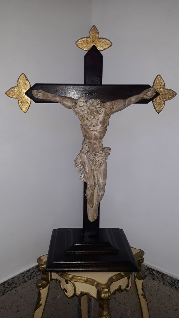 Cristo em Gesso Cruz em Madeira
