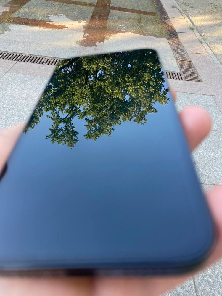 Iphone 16e W bardzo dobrym stanie