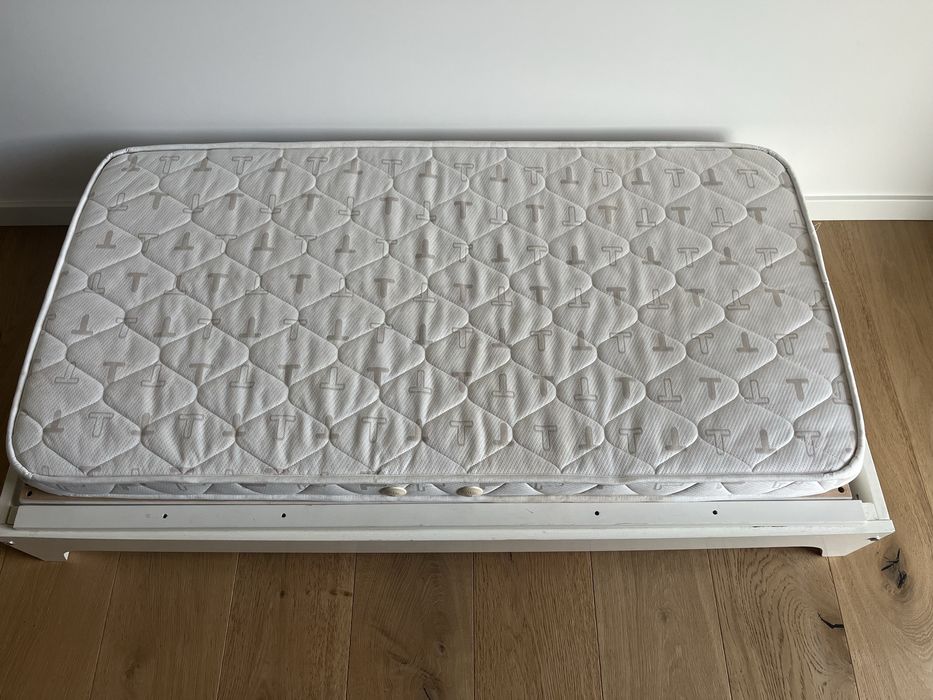 Cama / Berço evolutivo e colchão