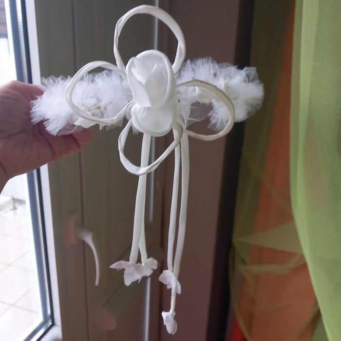 Delikatny wianek komunia i hostia do sukienki komunijnej z roku 1984