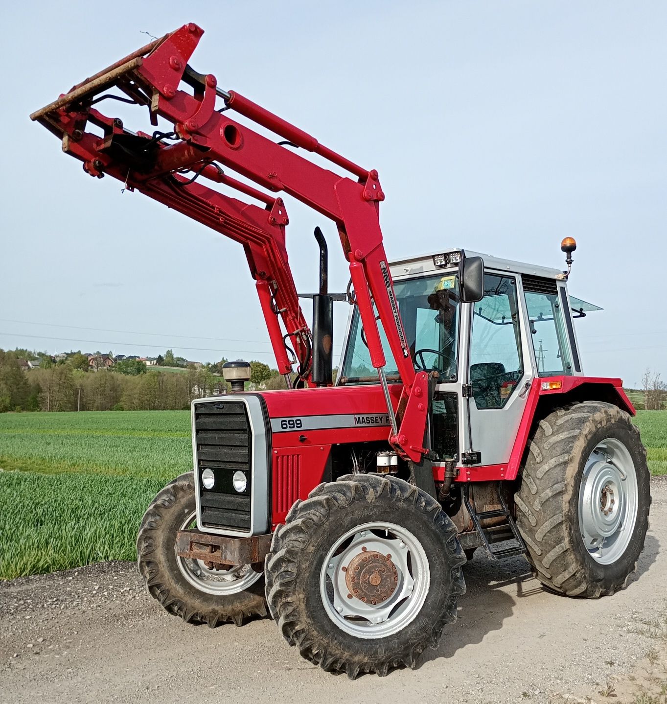 Ciągnik rolniczy Massey Ferguson 699 ładowacz tur 105KM