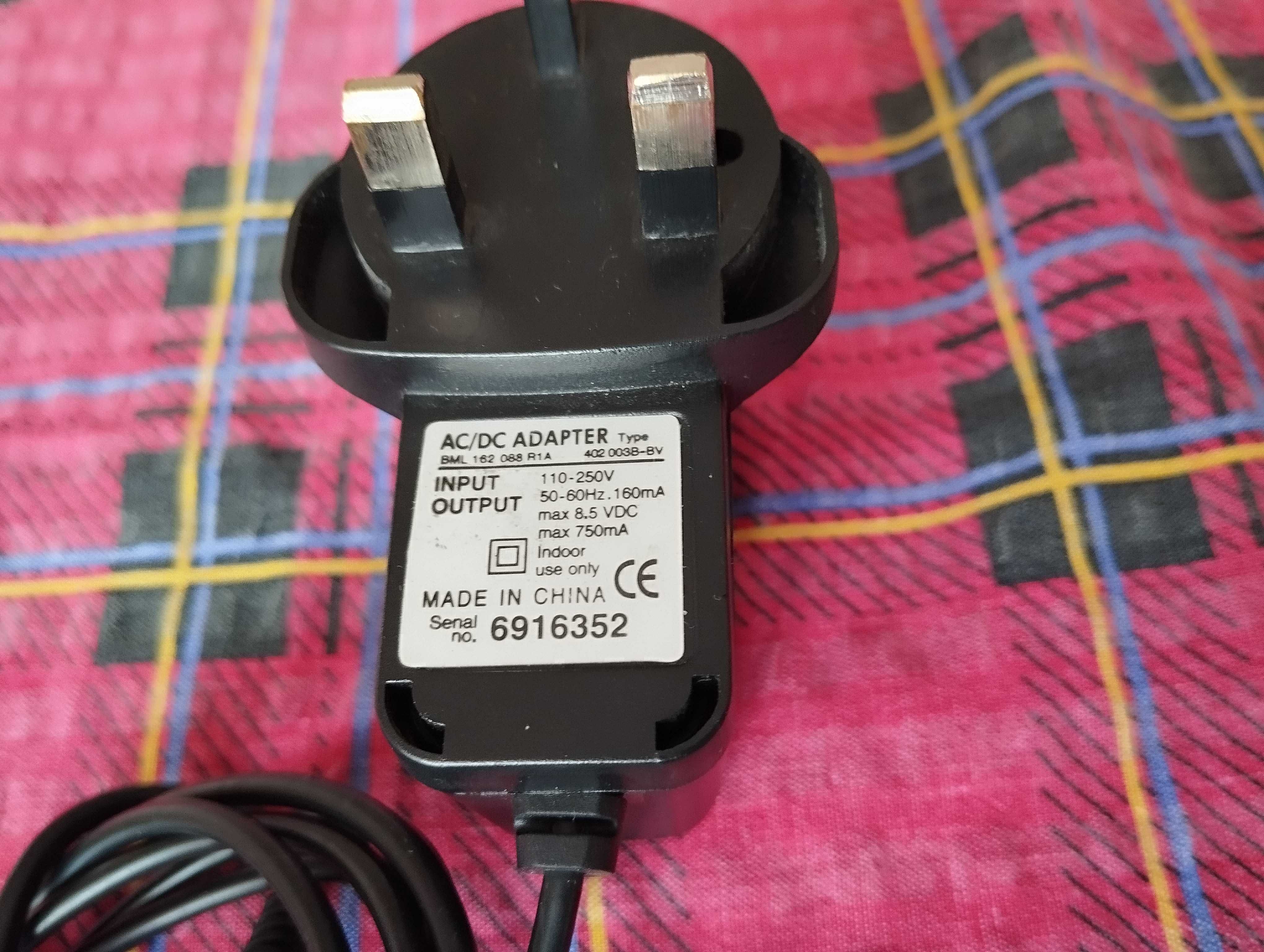 Сетевое зарядное устройство  Ericsson BML 162 088 R1A