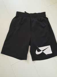 Spodenki Nike dla chłopca szorty 148 -156 cm rozm. L