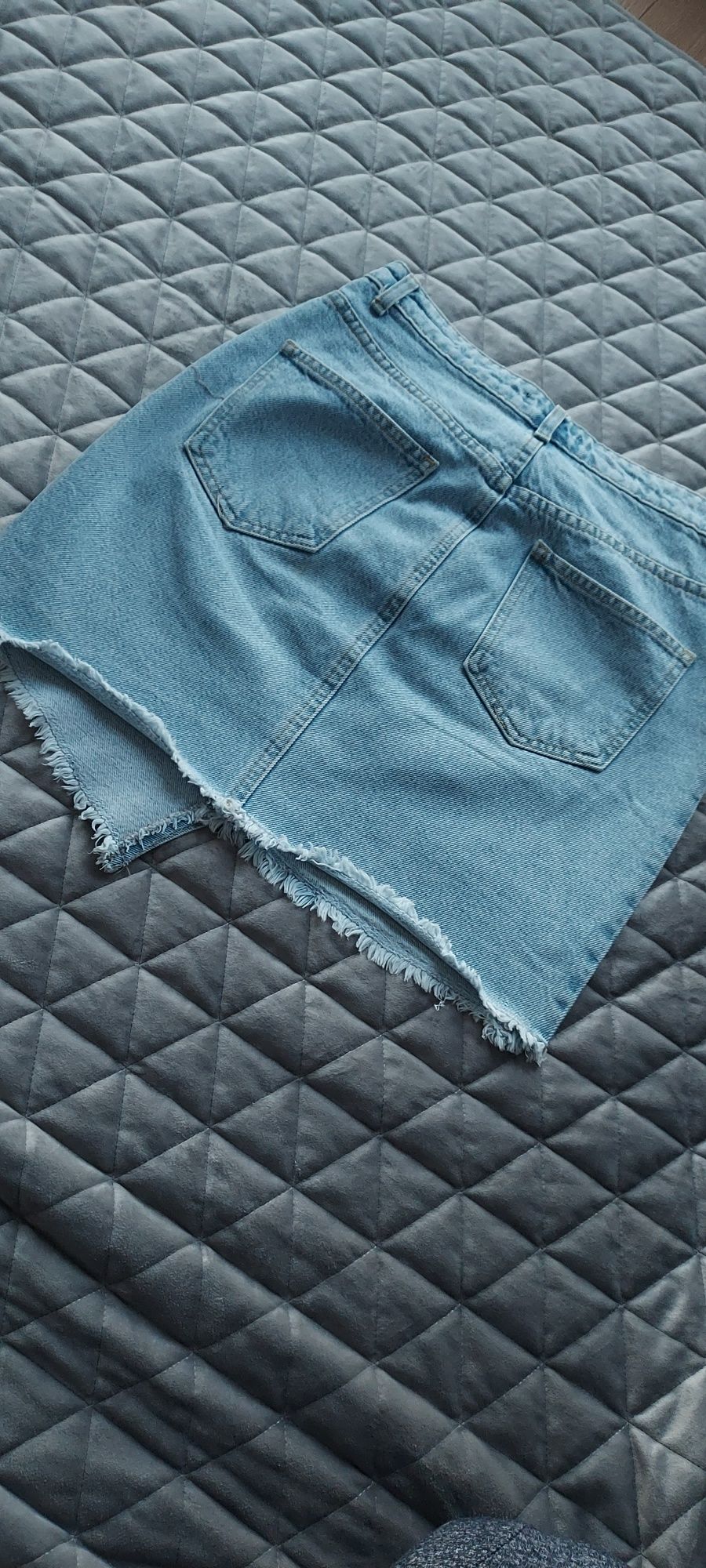 Spódniczka jeansowa poszarpana
