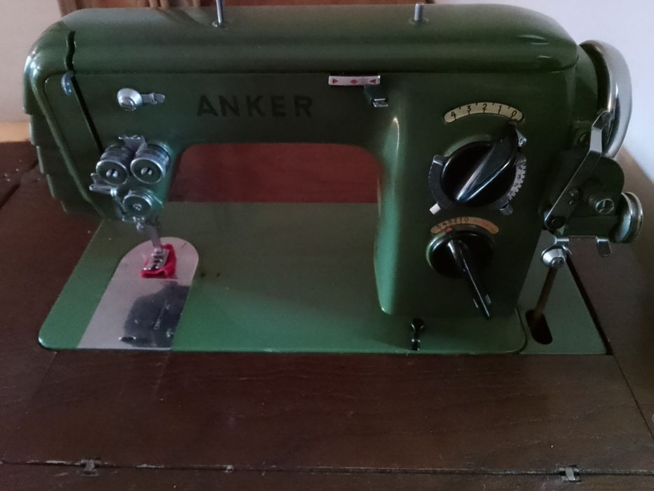 Швейна машинка фірми "Анкер"