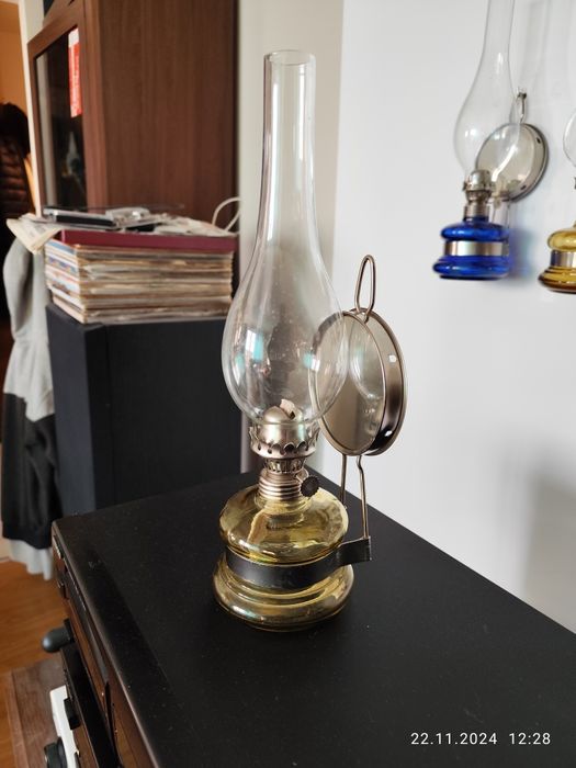 Lampa naftowa PRL rozmiar 8" zielonawożółta.