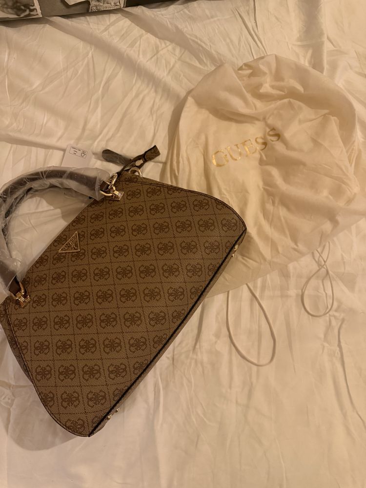 Mala de mao da guess