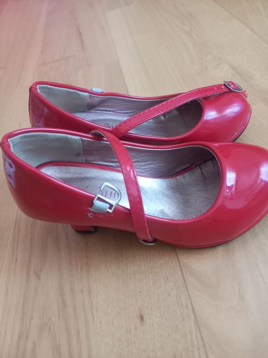 Дитячі святкові туфлі