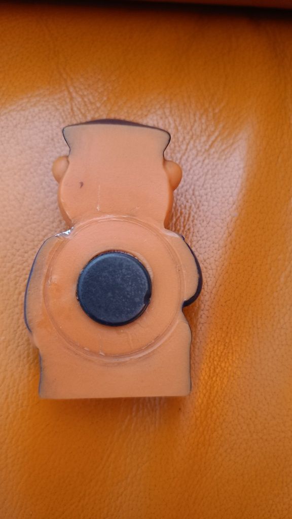 Magnes na lodówkę niedźwiedź policjant