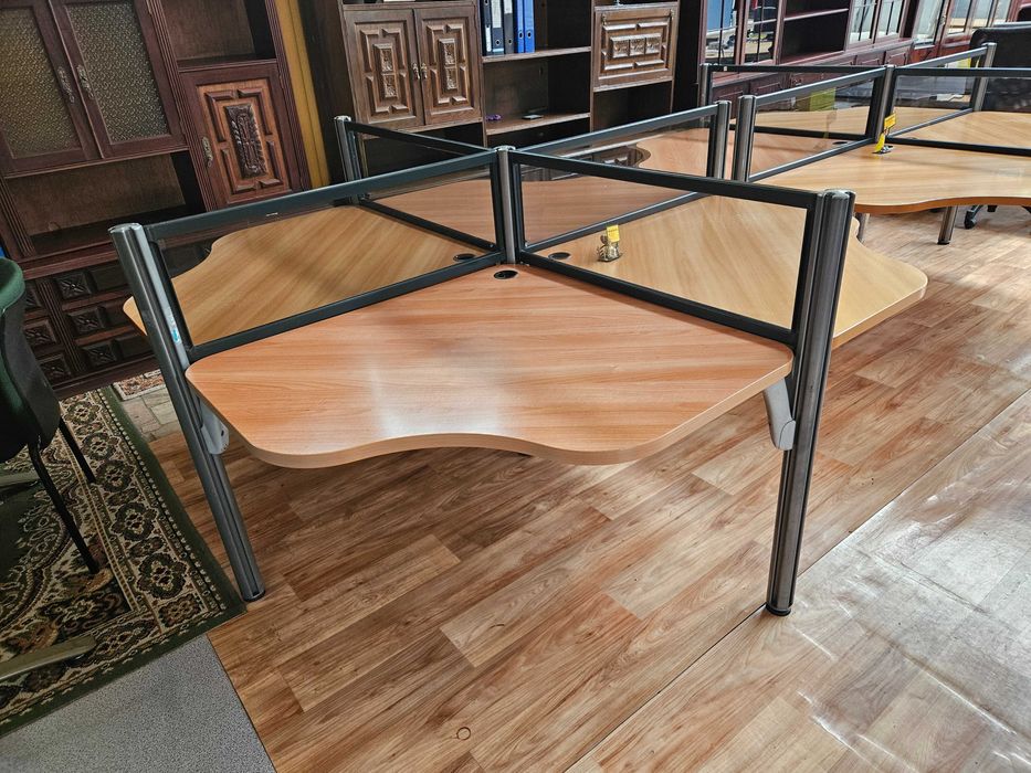 Ilha para 4 postos de trabalho - Muito bom estado geral