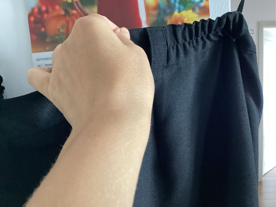 Spodnica damska czarna rozm 42/44 jak nowa