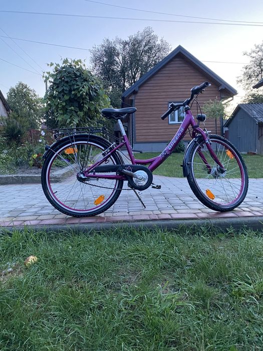 Велосипед жіночий, середнього розміру, та гарного стану