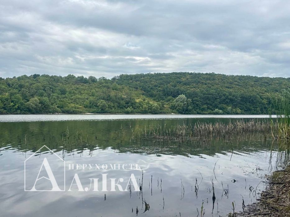 Продам дачний будинок