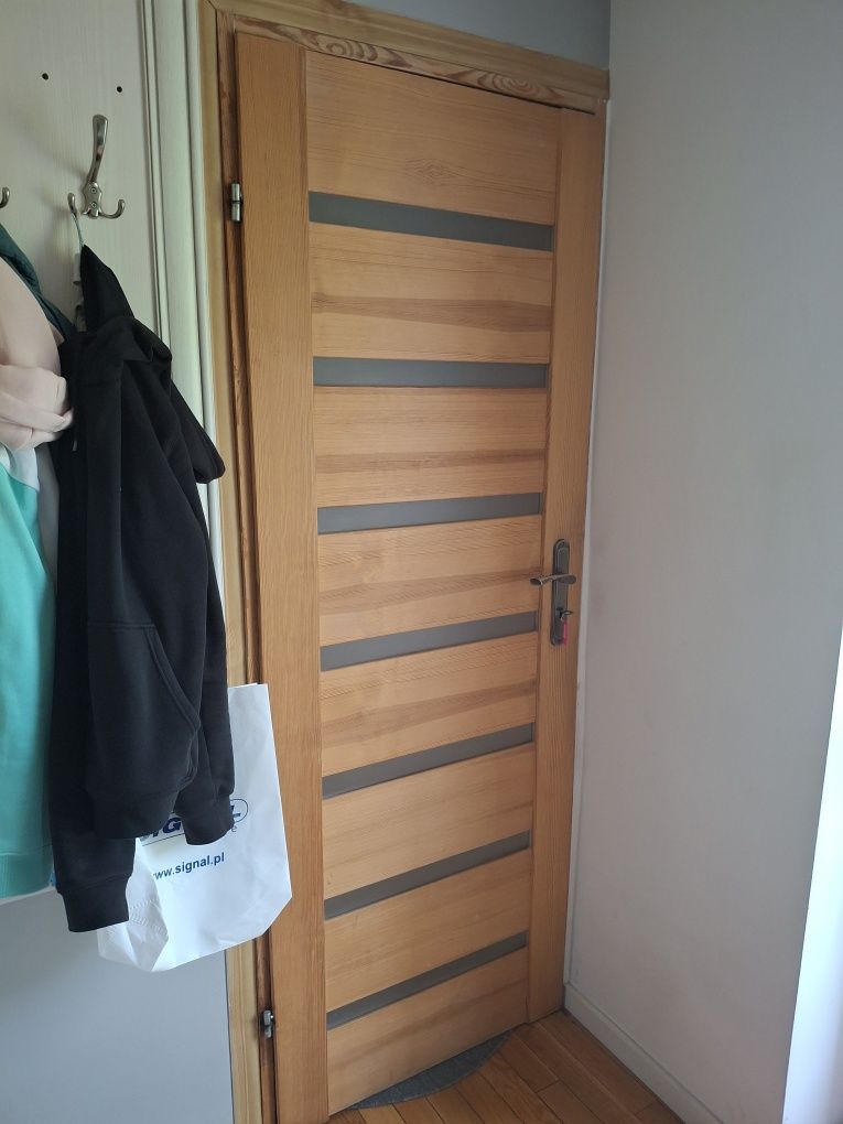 Drzwi drewniane pokojowe, sosna, szybą mleczna