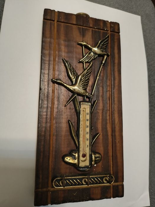 Wieszak pokojowy z termometrem