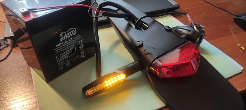 Заднє пластикове крило для мото