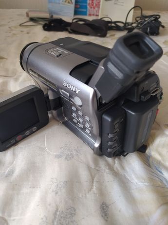 Відеокамера Sony DCR-TRV285E