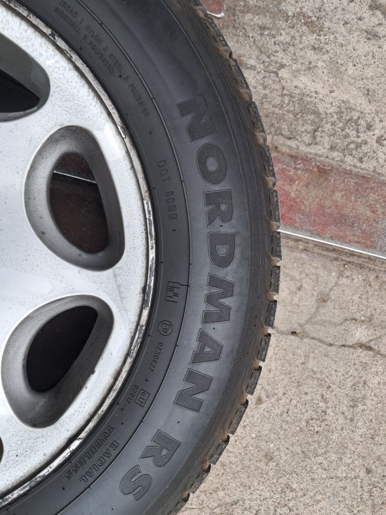 Продам 2 комплекта колёс в сборе r16