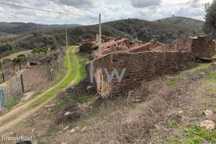 Terreno com duas ruínas em Santana da Serra - Ourique