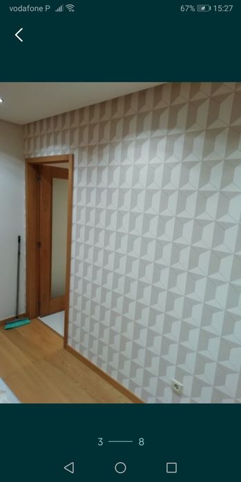 Colocação de papel de parede