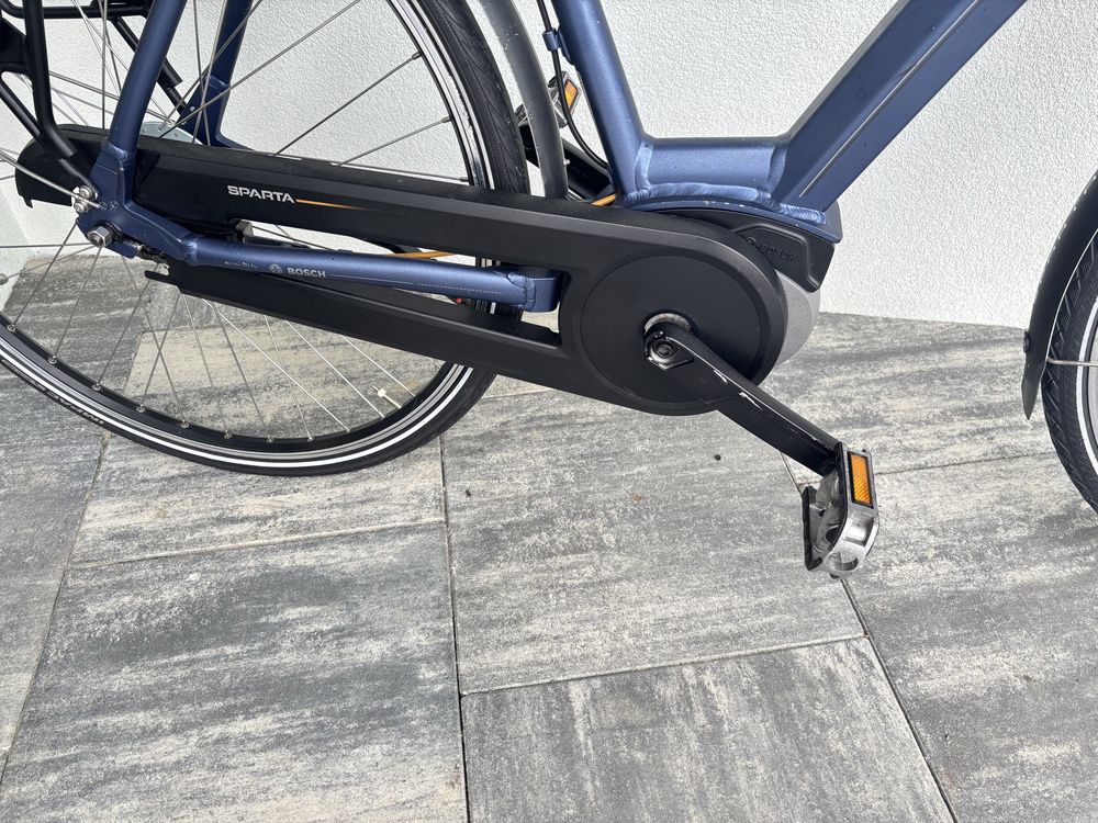 Elektryczna Sparta M8 B, centralny Bosch Active, Magura