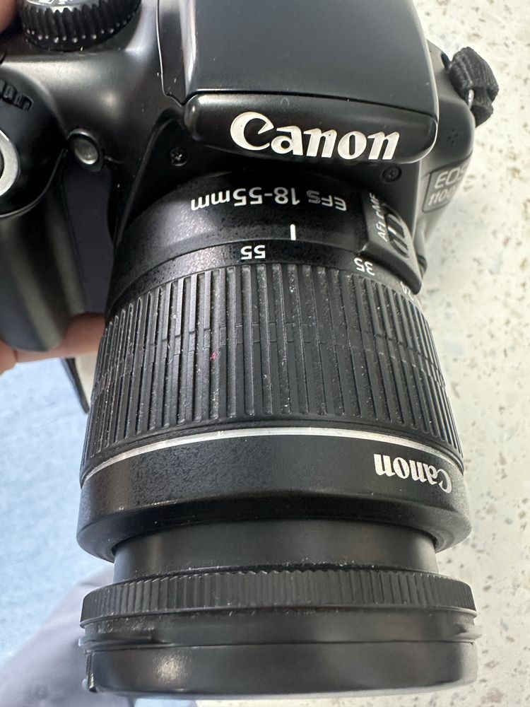Напівпрофесійний фотоапарат Canon 1100d