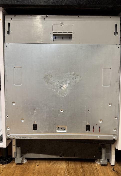 Zmywarka Whirlpool WIO 3O540 PELG uszkodzona