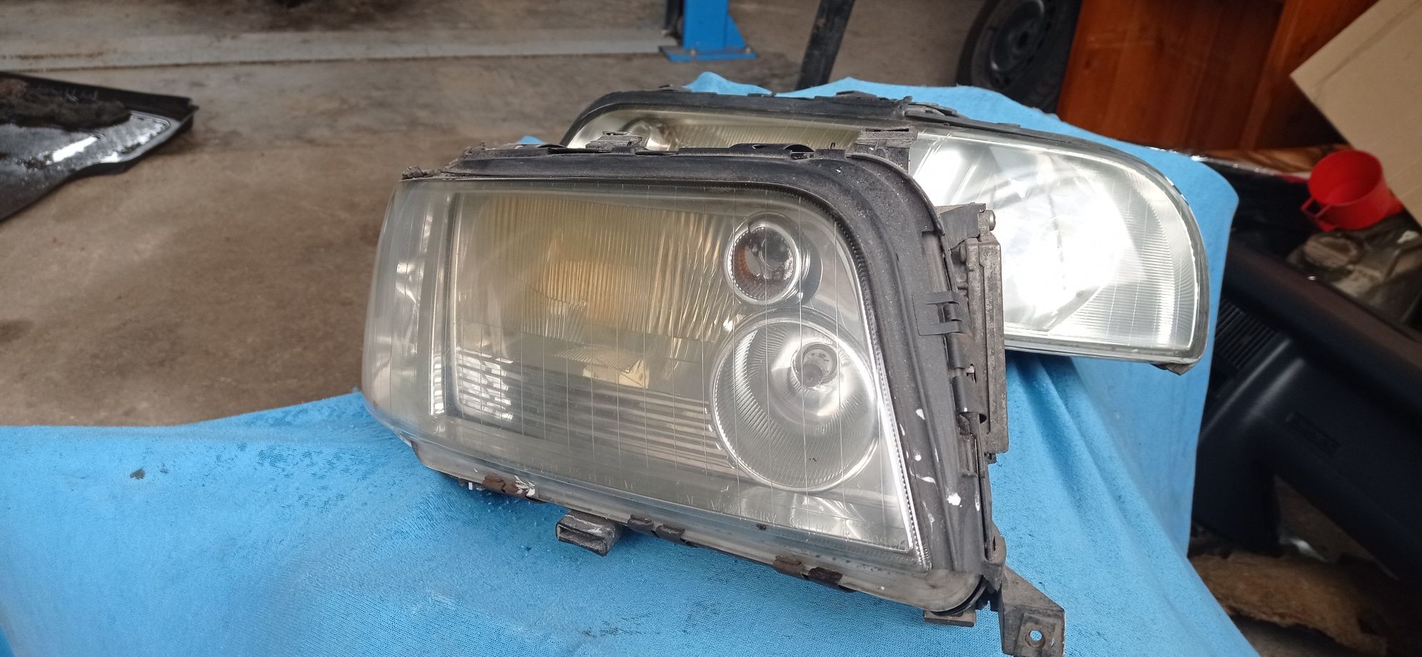Audi A8 S8 D2 lampy ksenon