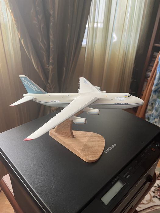 Модель літака Антонов 140