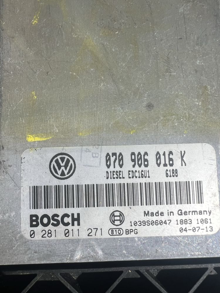 VW T5 блок управління двигуном Фольксваген Мультиван 070906016k