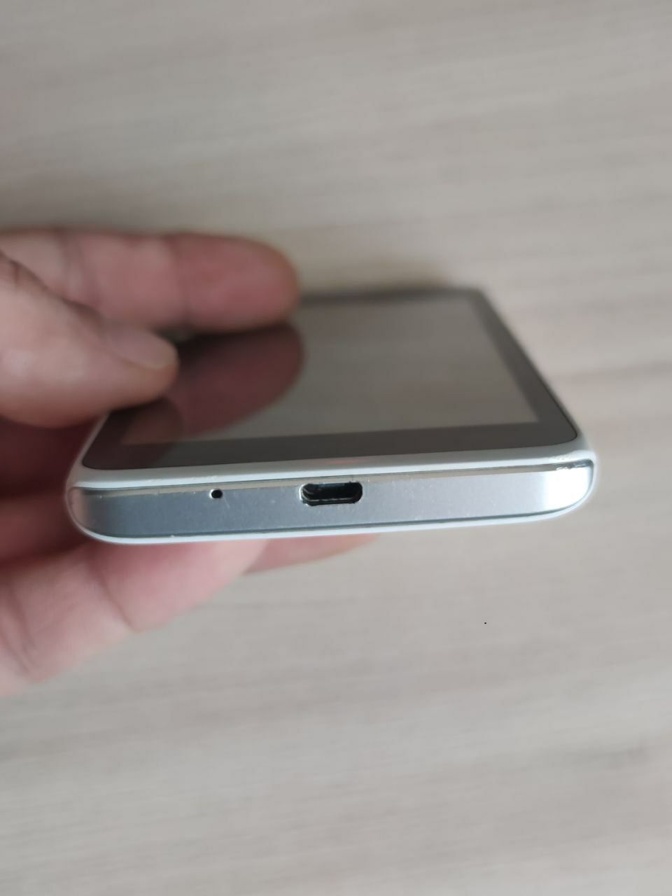 Смартфон Huawei Ascend Y530 в отличном состоянии