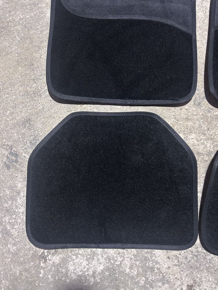 4 Tapetes novos