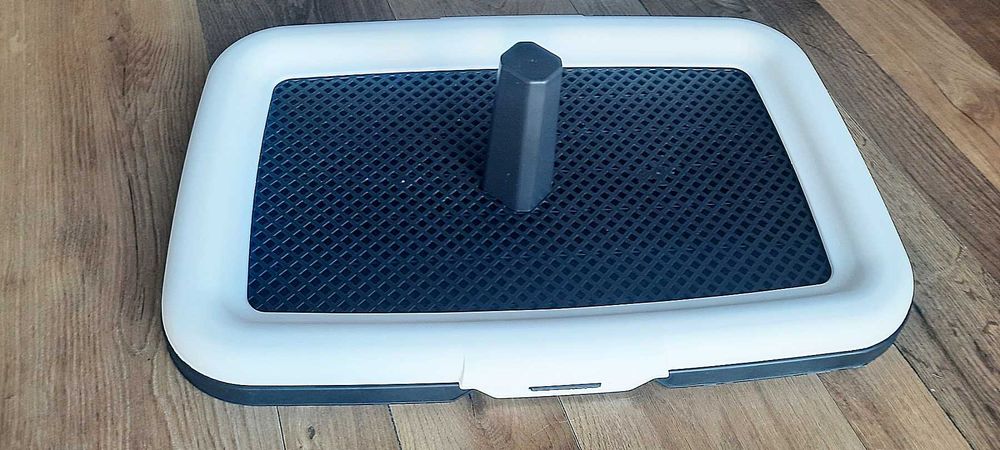 Туалет зі стовпчиком для собак та цуценят під пелюшку