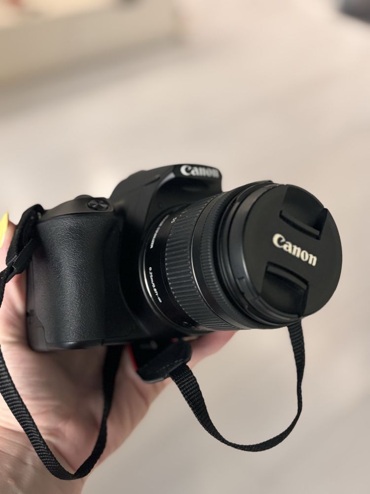 Фотоапарат Canan 250D