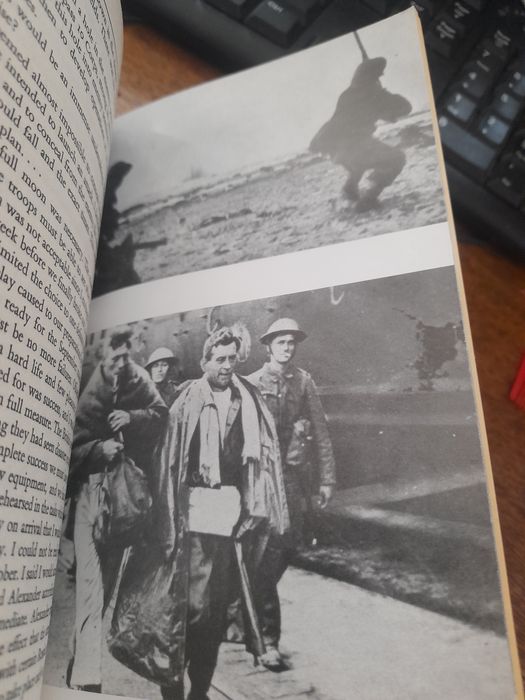Книга "The war on land 1939-1945" Ronald Lewin