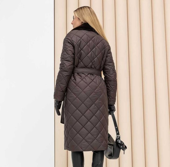 Стьобане зимове пальто, яке зігріє у морози.